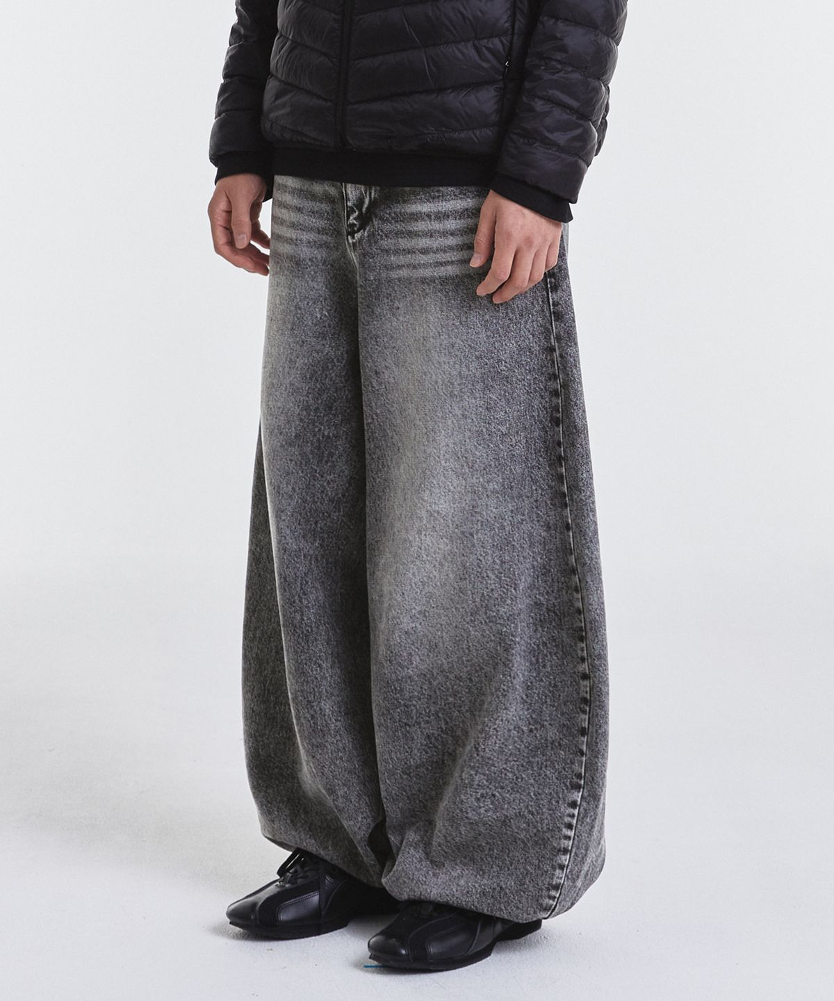 기철(KICHUL) BALLOON FIT DENIM PANTS (ICE GREY)