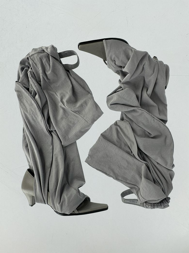 LAYERED DRAPE LEATHER OPEN-TOE HEELS 01 GRAY