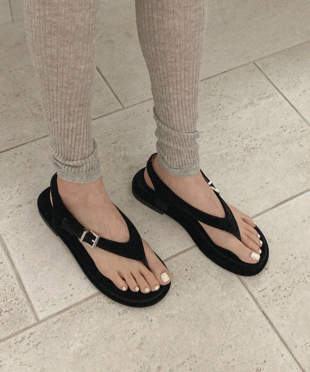무드앤플(MOODNPLE) bluessi velvet 쪼리 샌들  3cm 1color