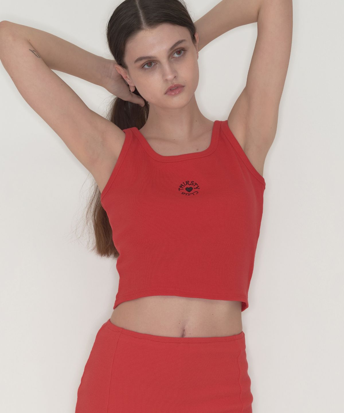 떨스티클럽(THIRSTYCLUB) Round logo sleeveless - Red