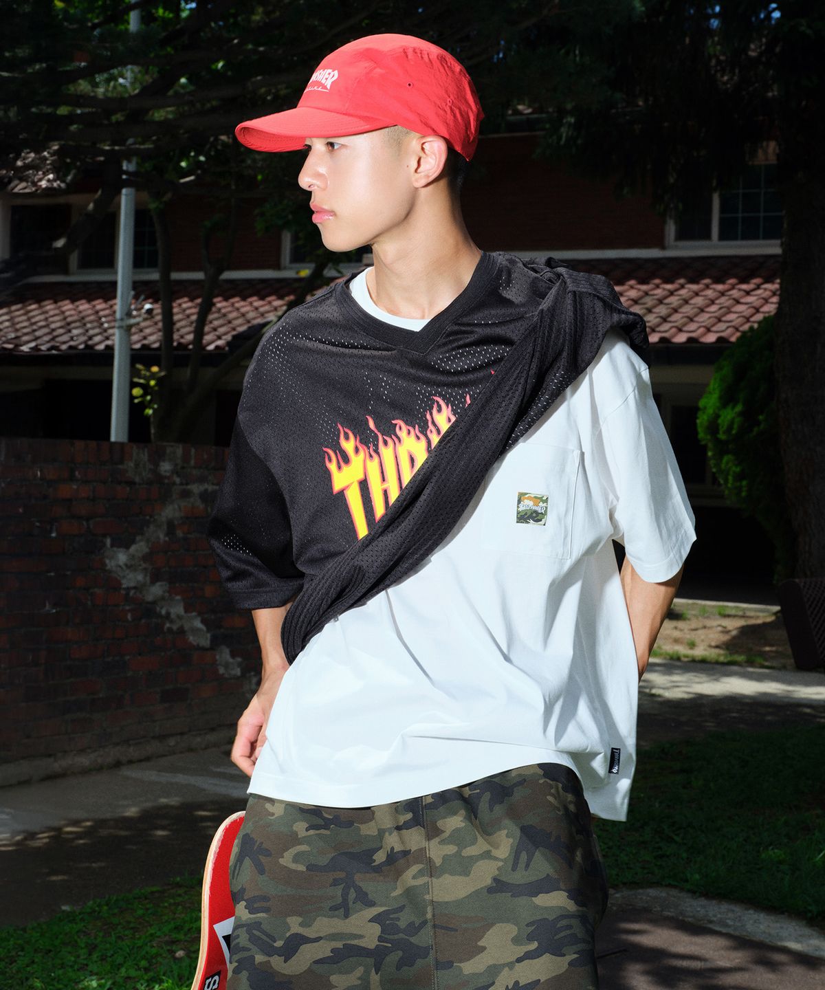 트레셔(THRASHER) 매거진 포켓 반팔 티셔츠 화이트