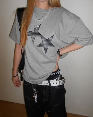 TWIN STAR CHECK APPLIQUE SS TEE GREY(CV2FMUT544A)