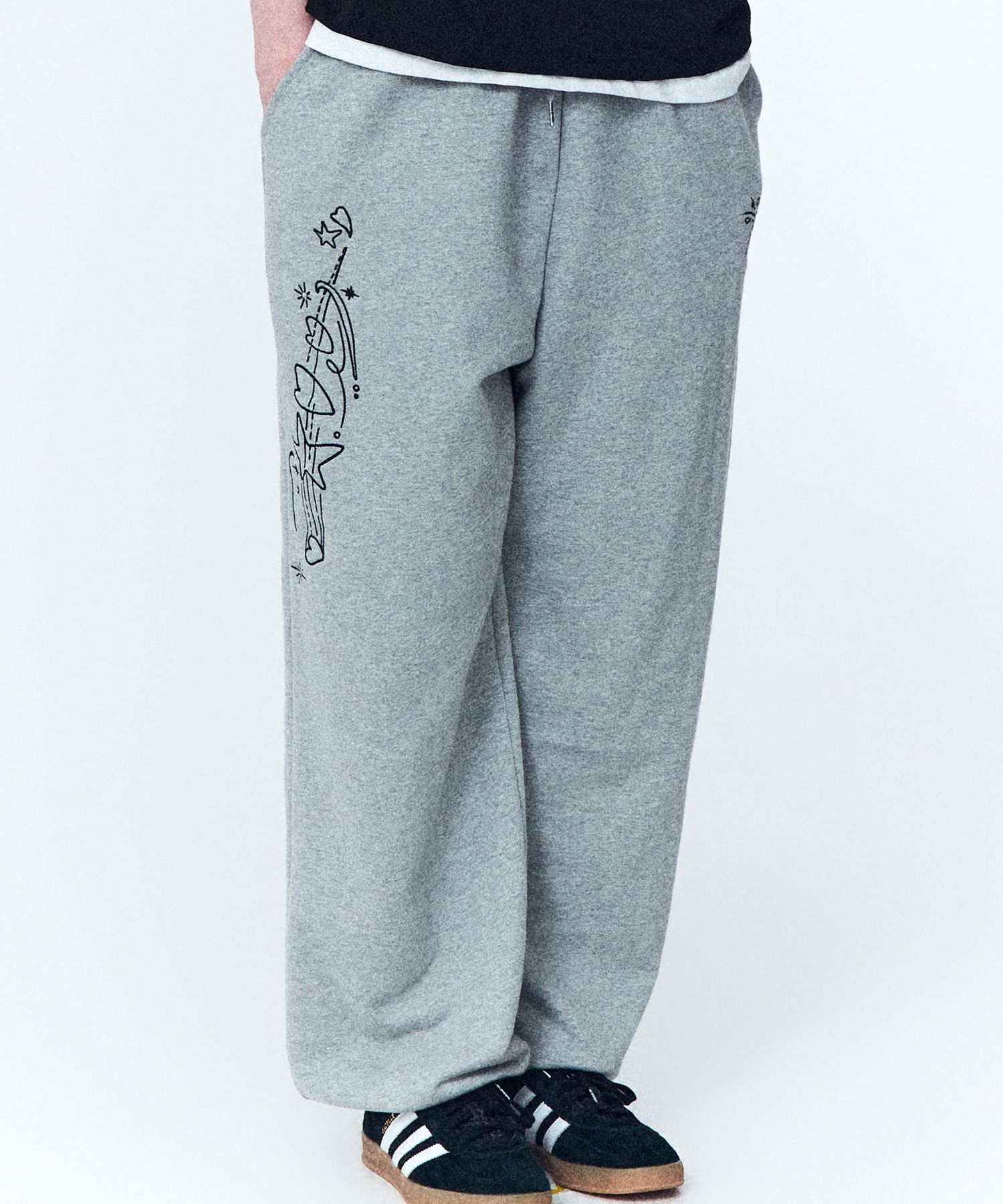 MUSINSA | CPGN STUDIO Heart Sparkle Sweatpants Gray