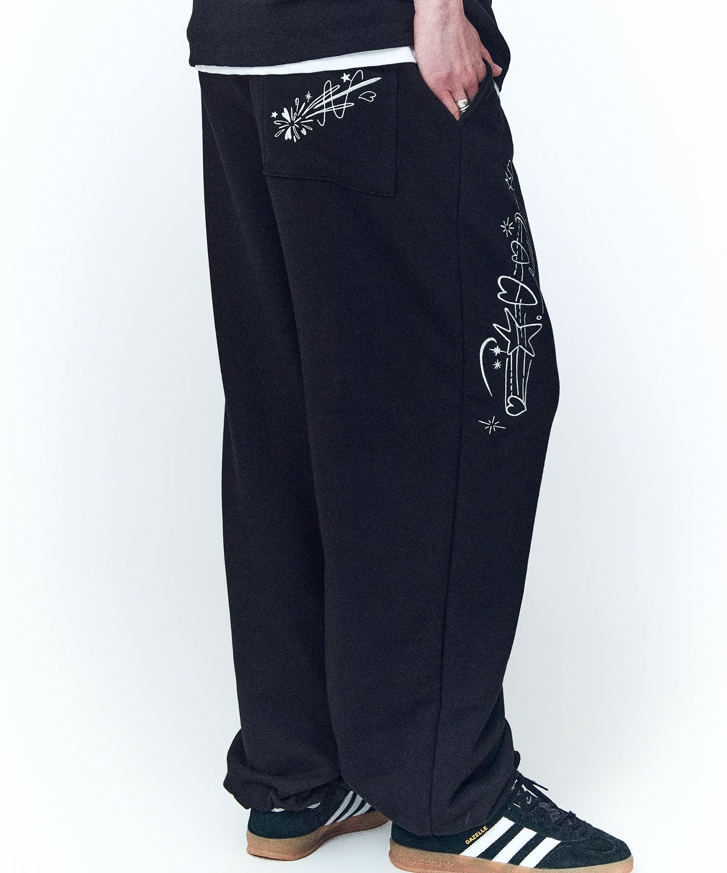 【CPGN STUDIO】25SS★ Heart Sparkle Sweatpants MUSINSA | CPGN STUDIO Heart Sparkle Sweatpants Black