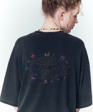 캣 스티치 피그먼트 반팔티 스모크블랙