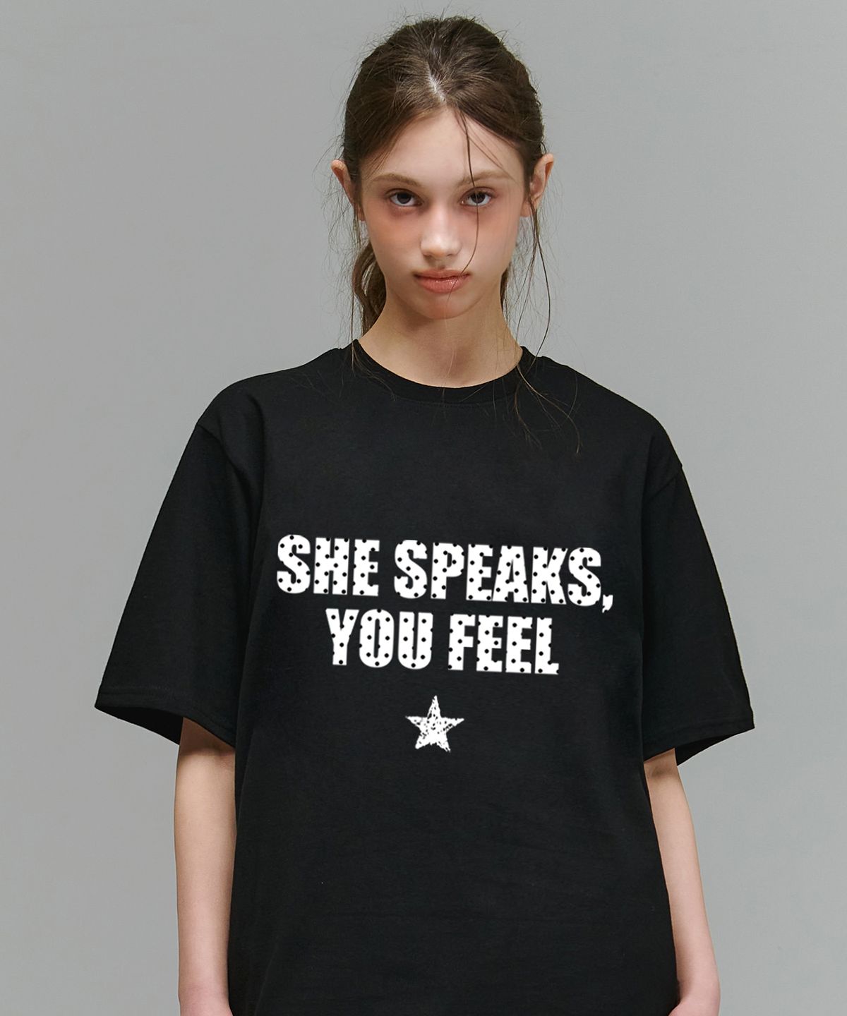 랜덤오프(RANDOMOFF) SHE LETTERING DOT OVER FIT T-SHIRT (2color)