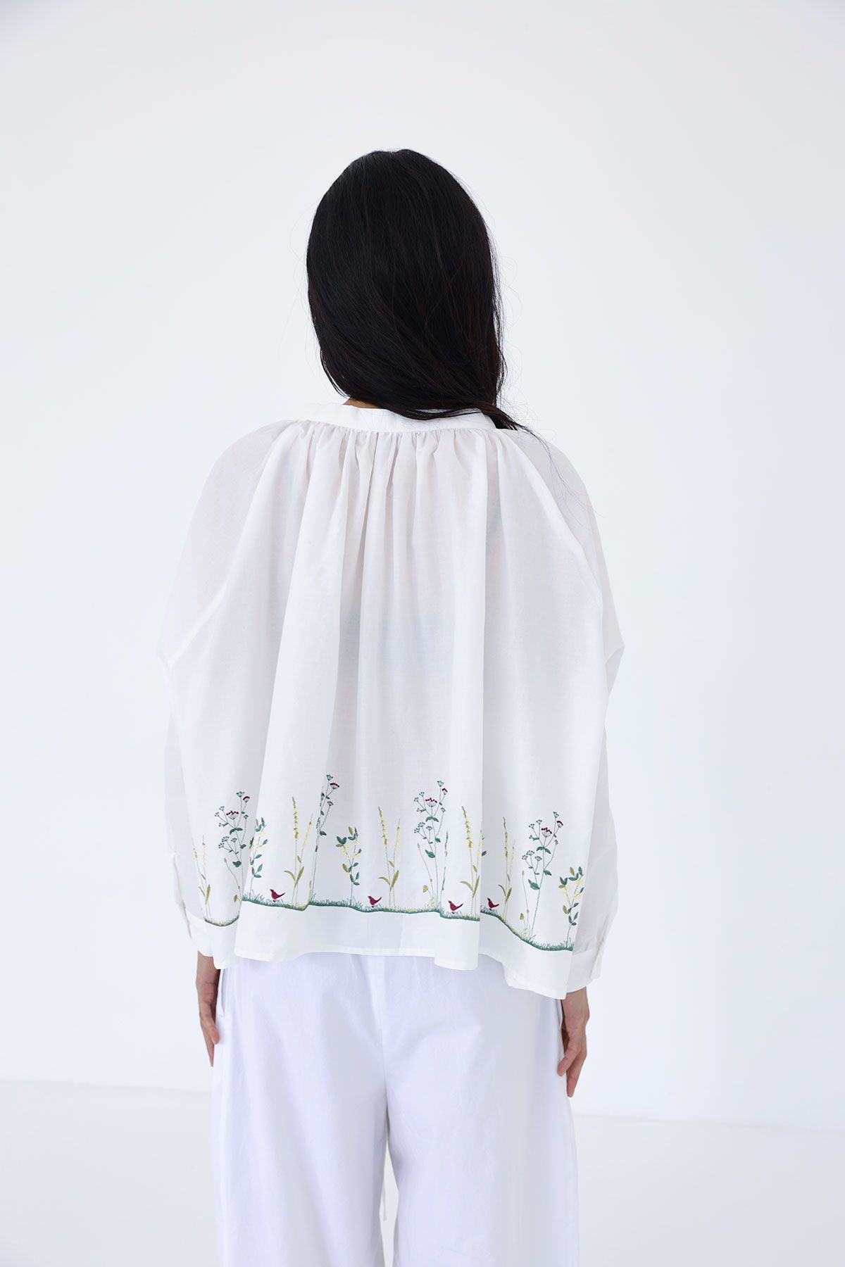 콥키노(KOBKINO) FLORA EMBROIDERY BLOUSE