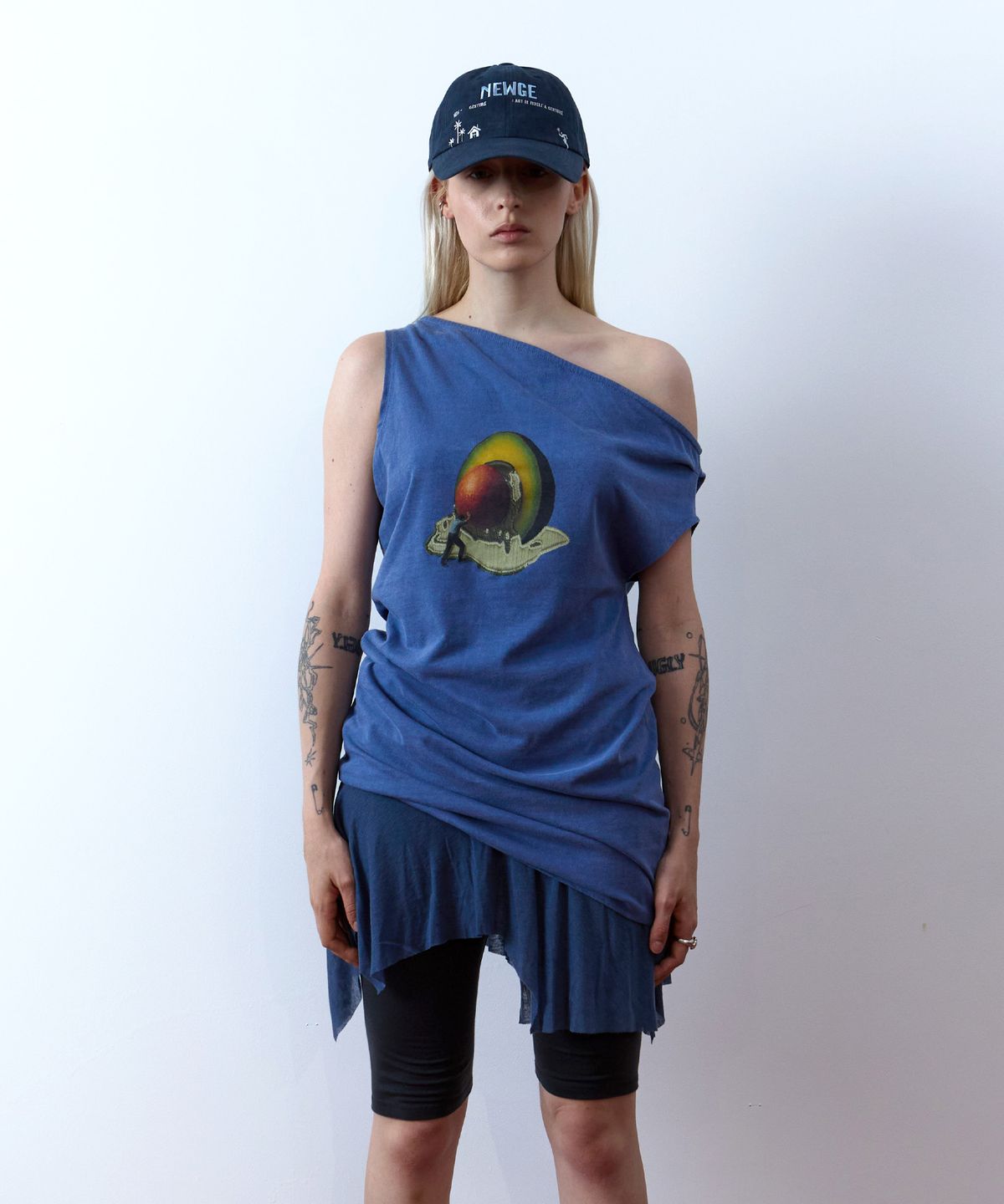 뉴제(NEWGE) Melting Fruit Dress (PIGMENT BLUE)