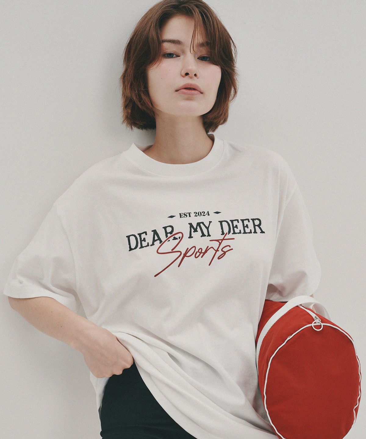 디어마이디어(DEARMYDEER) 스포츠 로고 오버 티셔츠