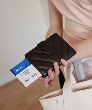 Quilting passport wallet_Black