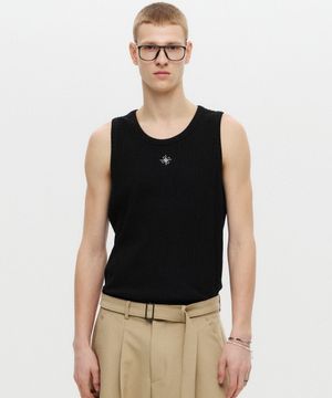 시그니처 자수 슬리브리스 블랙