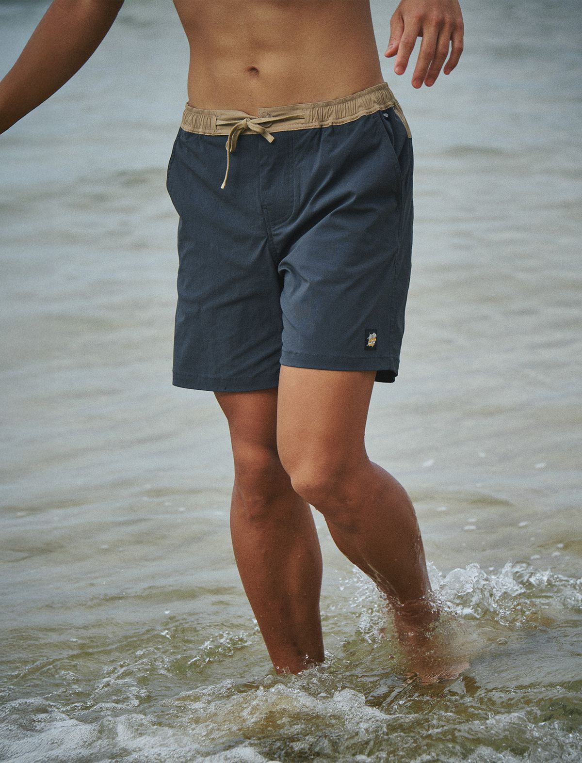 플랫웨이브 인 서울(FLATWAVE IN SEOUL) Ako Boardshort Charcoal
