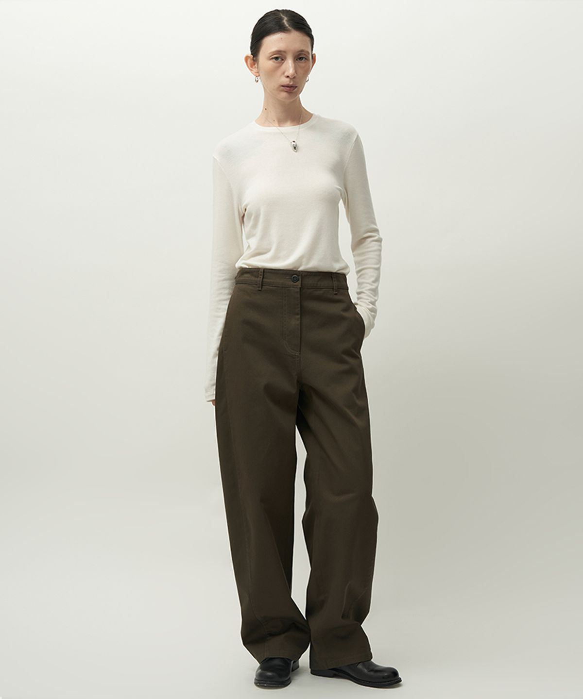 러프사이드 화이트라벨(ROUGH SIDE WHITE LABEL) Cotton Curved Pants Brown
