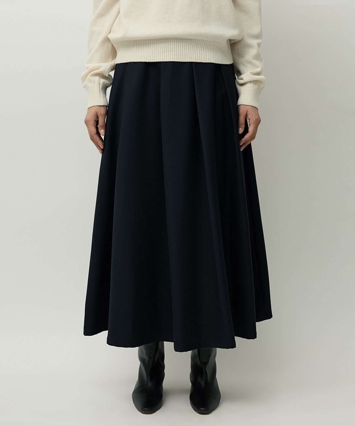 러프사이드 화이트라벨(ROUGH SIDE WHITE LABEL) Wool Flared Skirt Dark Navy