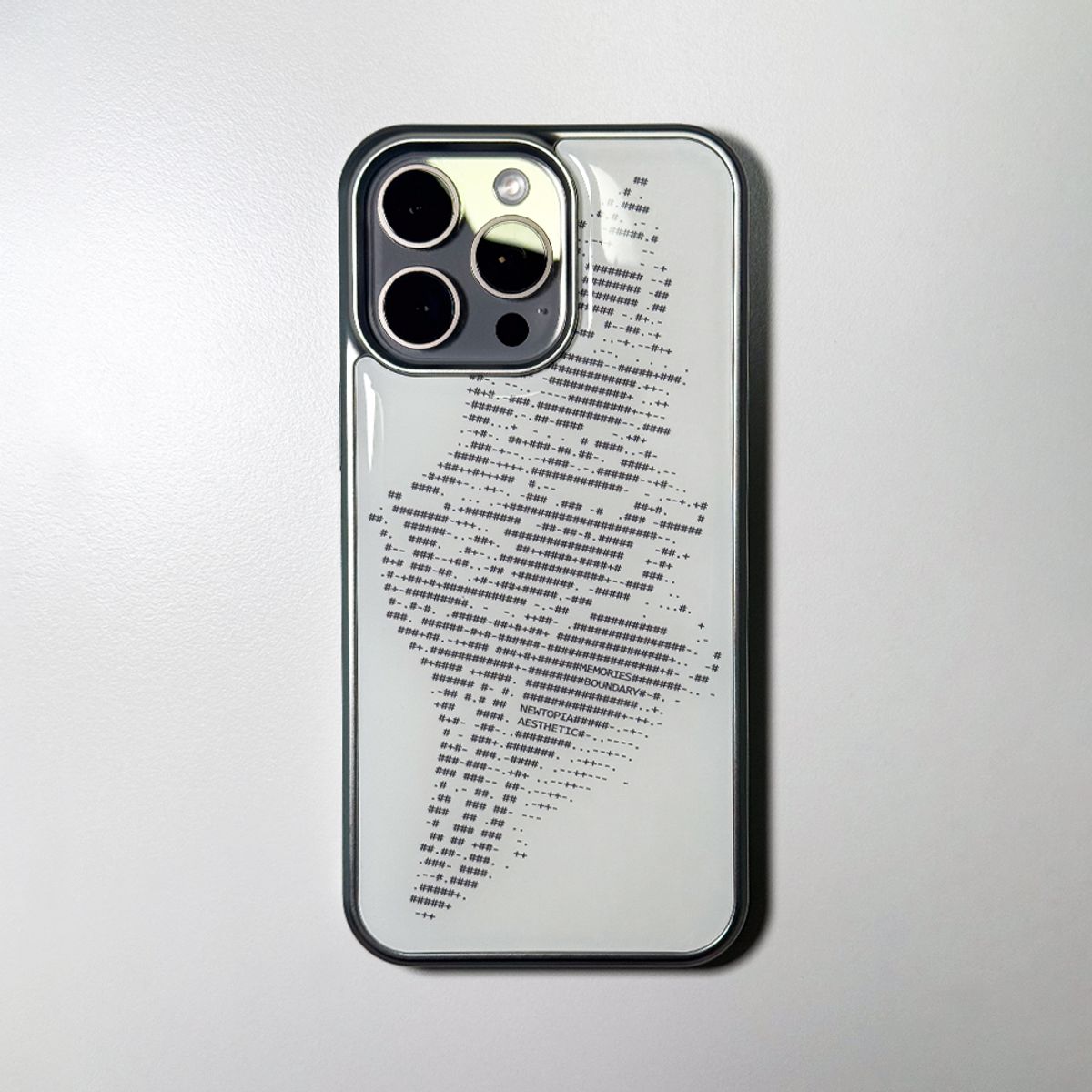 메모리즈바운더리(MEMORIESBOUNDARY) NTA Conchgeist_ASCII CORE_006 Phone Case (SV_White/Black)