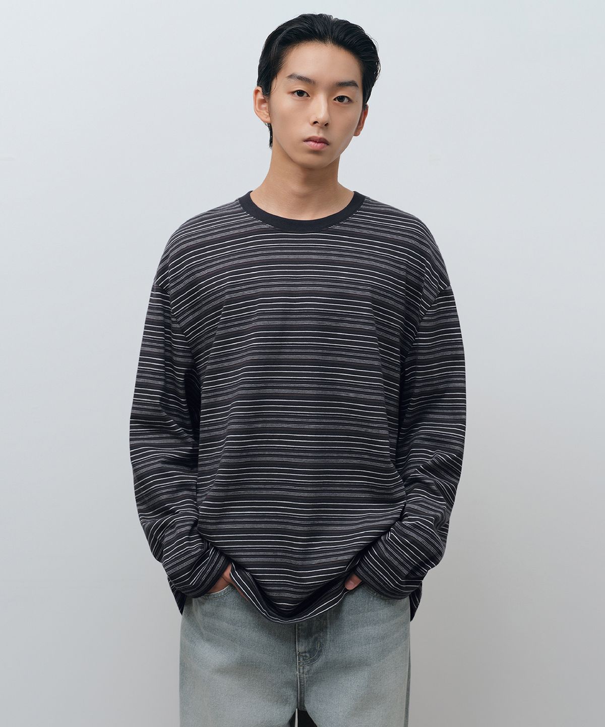 무신사 스탠다드(MUSINSA STANDARD) 멀티 스트라이프 릴렉스드 긴소매 티셔츠 4 [네이비]