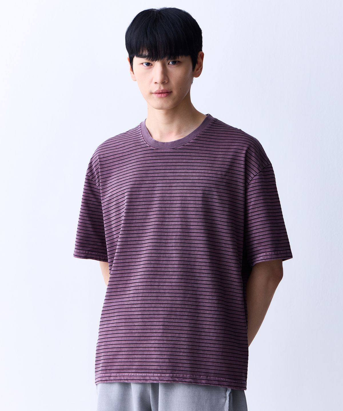에이던엠(ADERNM) 썸머 데일리 스트라이프 크롭 티셔츠 버건디