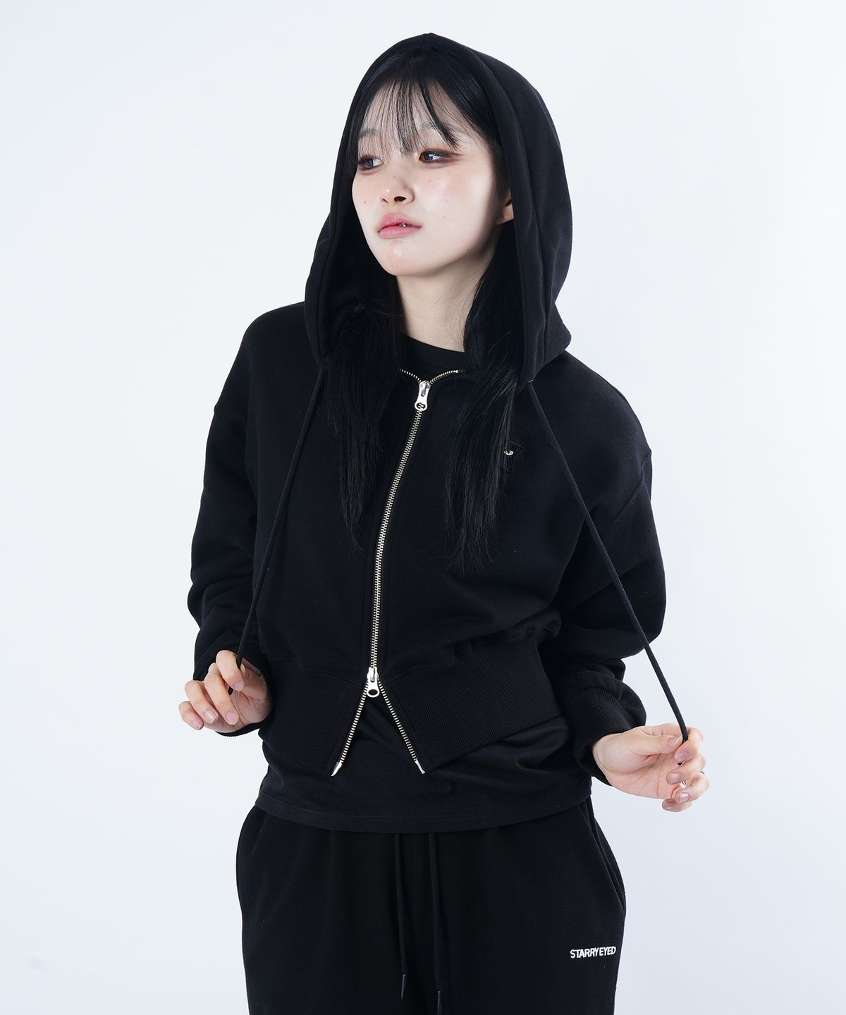 스태리 아이드(STARRYEYED) 크롭 투웨이 지퍼 후드 집업 (블랙)