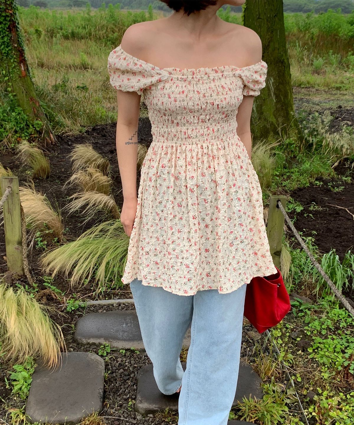 쏘이르(SO IR) (2COLOR)FLOWER PUFF MINI DRESS