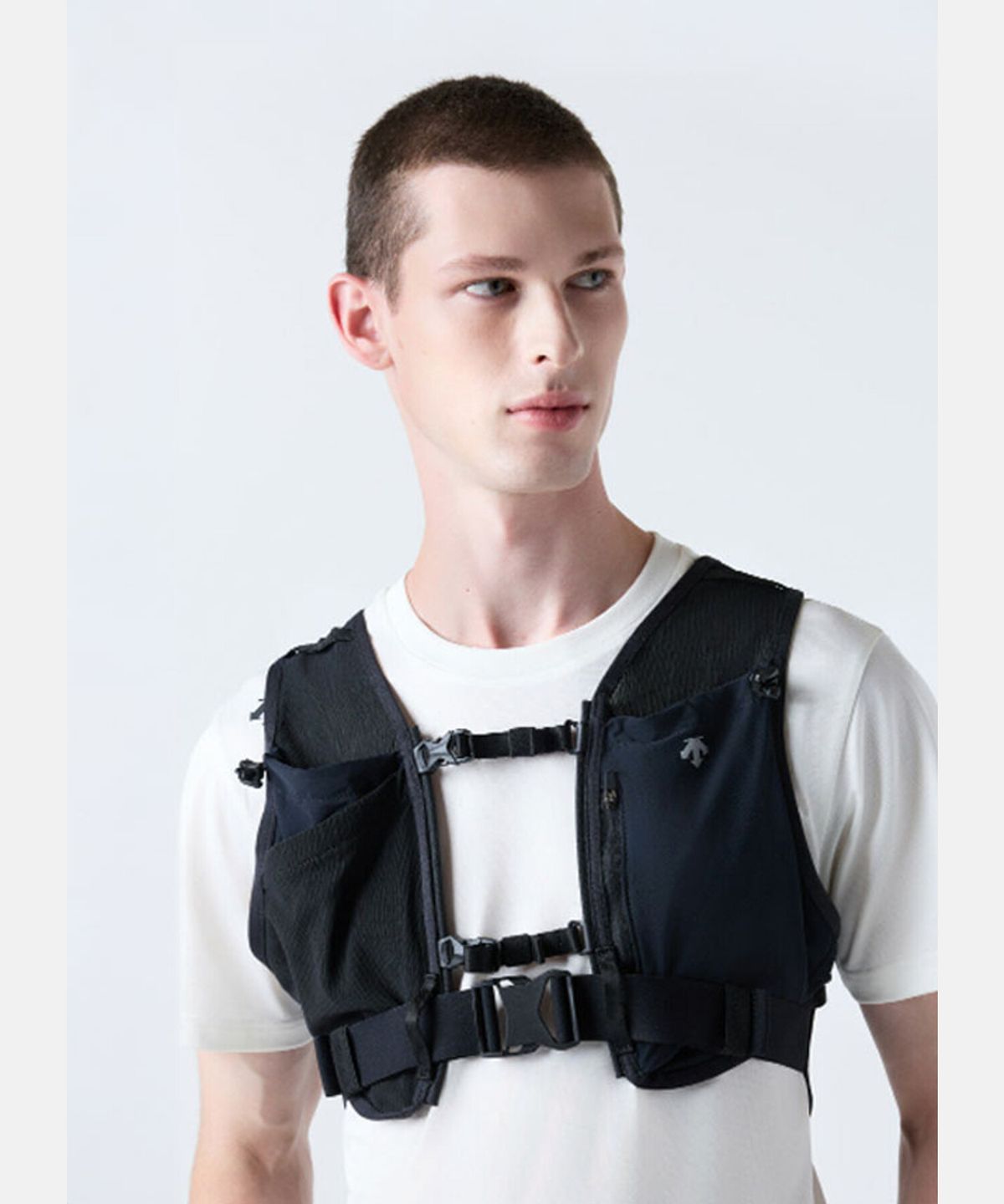 데상트(DESCENTE) 러닝 힙색형 베스트 블랙 SR123RBG1C