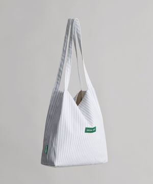 무심한듯 박시한 쇼퍼백 53 코튼 스트라이프 - white