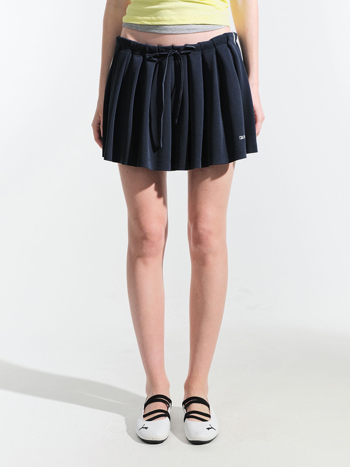 그로브(GROVE) MIST PLEATS SKIRT (NAVY)