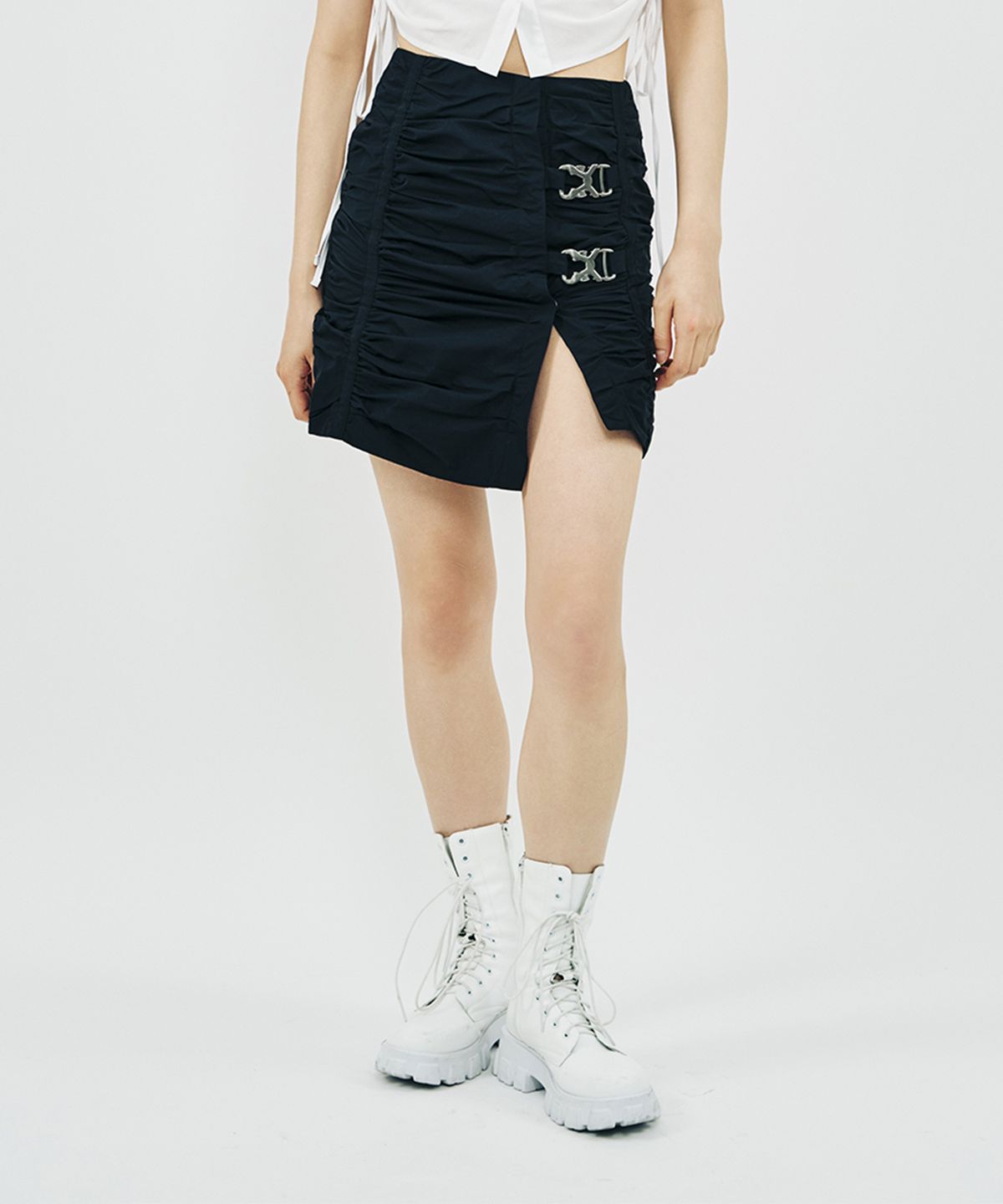 페노메논시퍼(PHENOMENON SEEPER) UNBLANCE BUCKLE SKIRT
