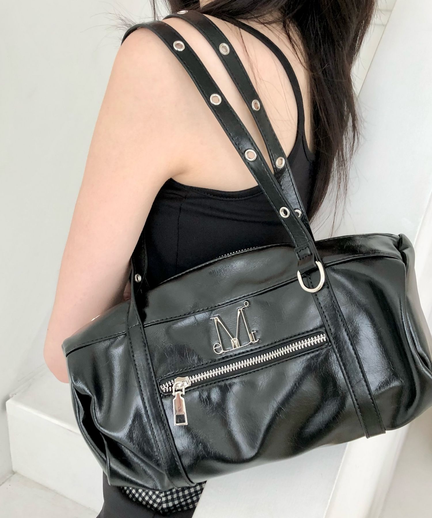 MUCENT メタルロゴ バック MUSINSA公式 | MUCENT ノックスメタルロゴアイレットストラップ