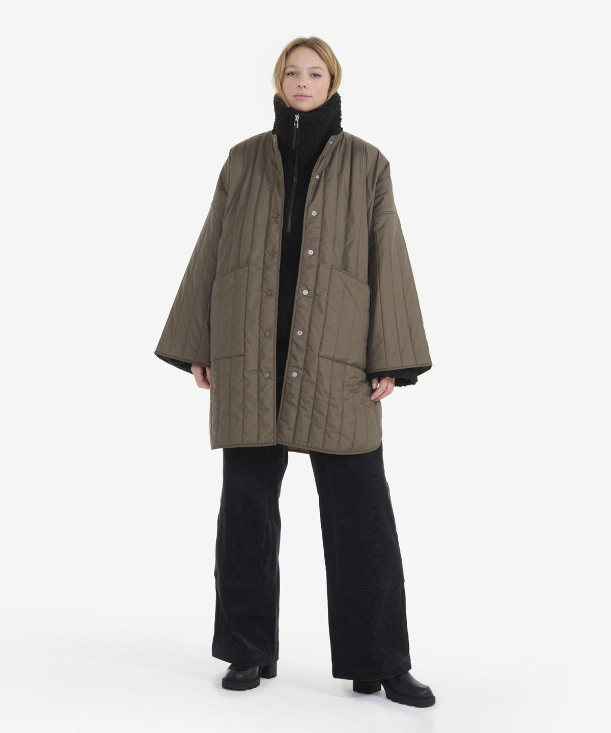 에이글(Aigle) 유니섹스 고어텍스 퀼팅 롱자켓 Aigle Experience by Etudes Studio AIW24WOUI003CED