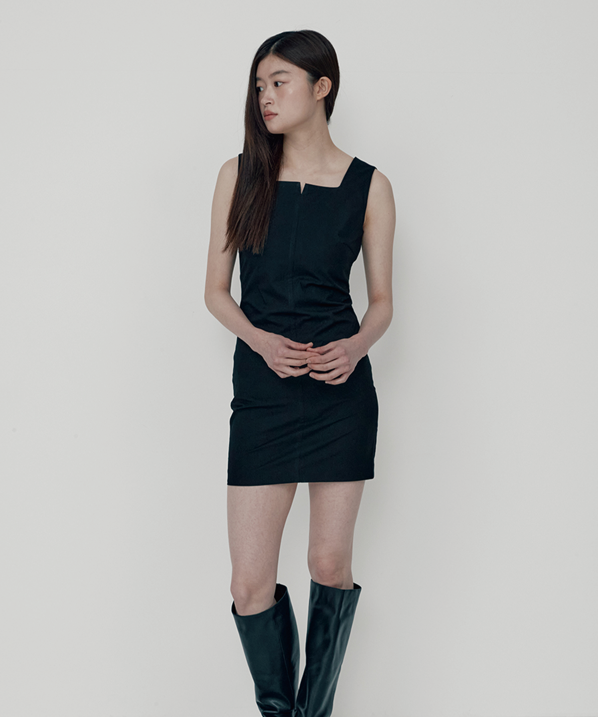 모슬루(MOSLU) Zip back mini dress (Black)