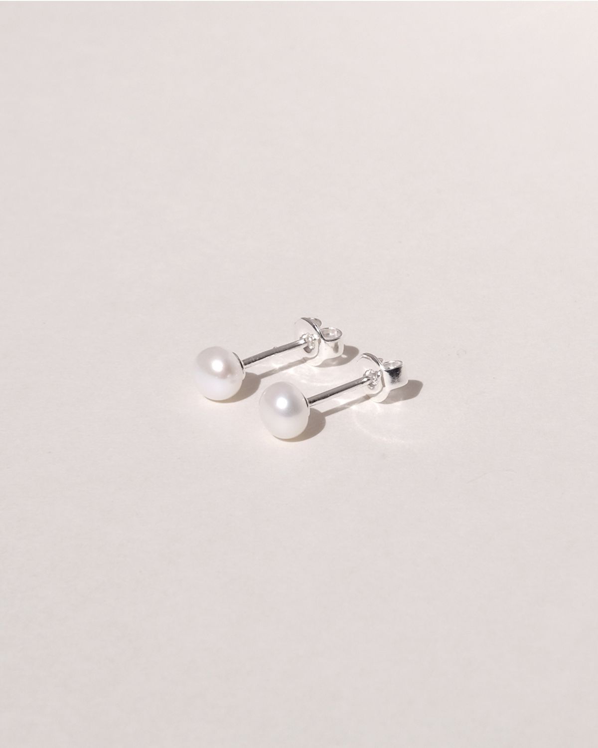 어나더레이어(ANOTHERLAYER) Baby Pearl Earring - 4mm (silver925)