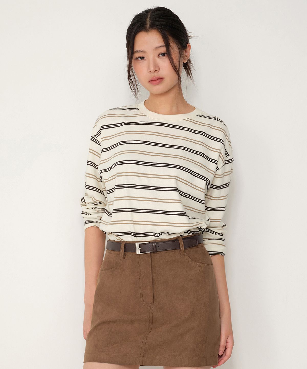 무신사 스탠다드 우먼(MUSINSA STANDARD WOMAN) 우먼즈 멀티 스트라이프 오버사이즈 긴소매 티셔츠 [크림/베이지]