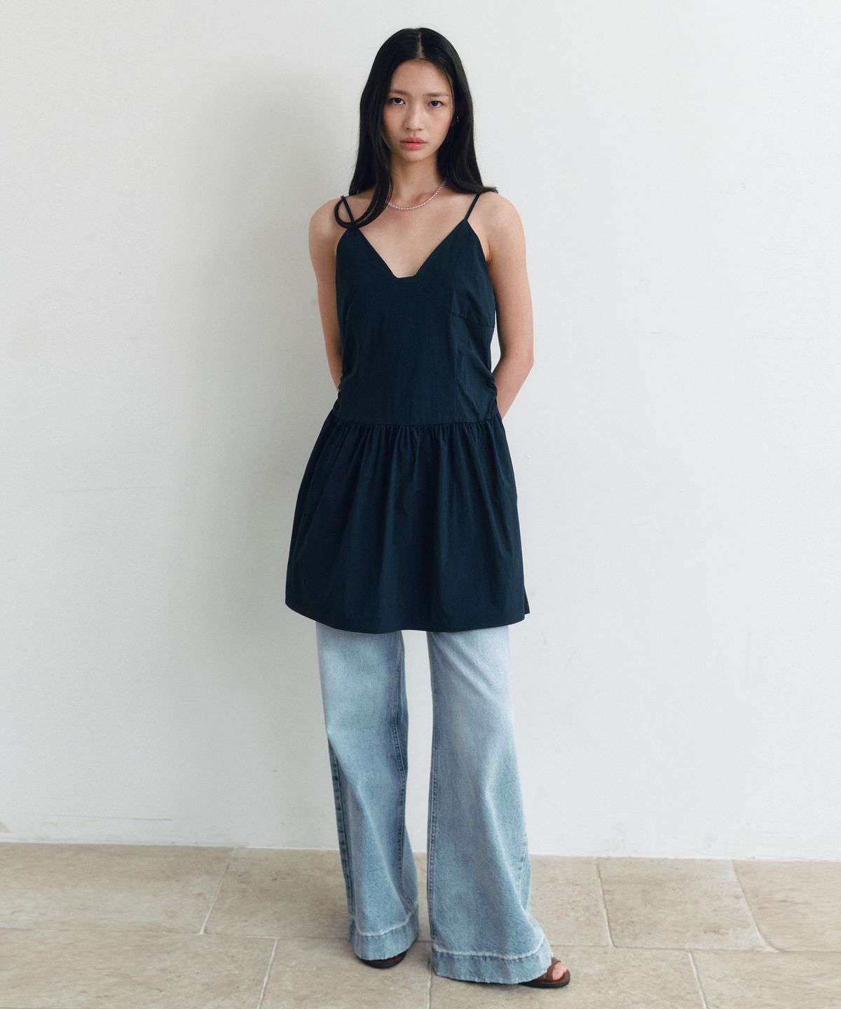 쎄미(SSEMI) V-NECK SHIRRING MINI DRESS(NV)