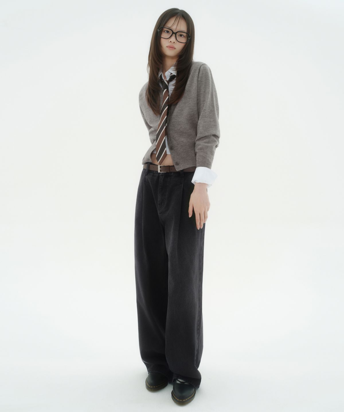 무신사 스탠다드 우먼(MUSINSA STANDARD WOMAN) 우먼즈 딥 턱 엑스트라 와이드 데님 팬츠 [워시드 블랙]