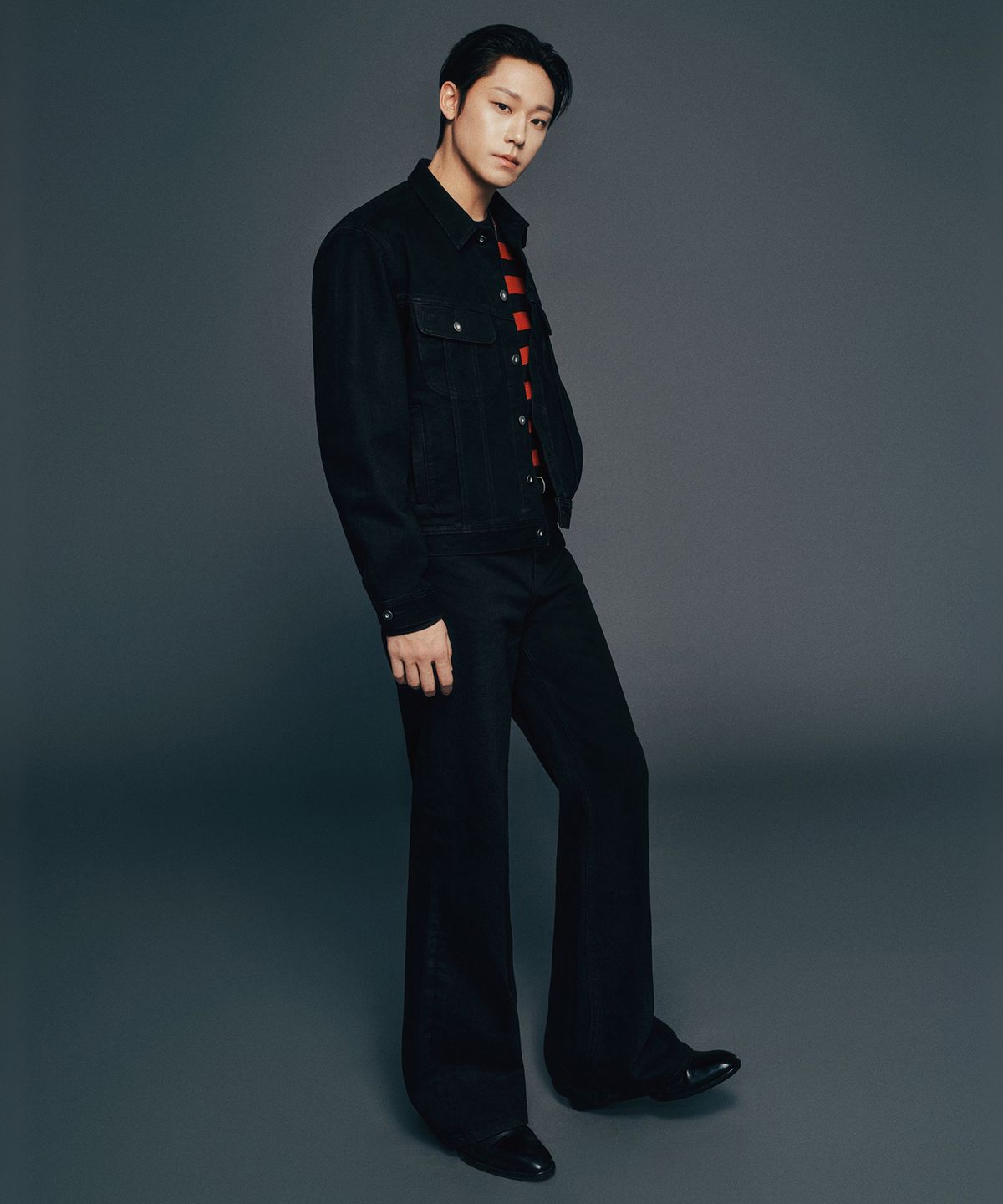 무신사 스탠다드(MUSINSA STANDARD) 루즈 플레어 데님 팬츠 [블랙]