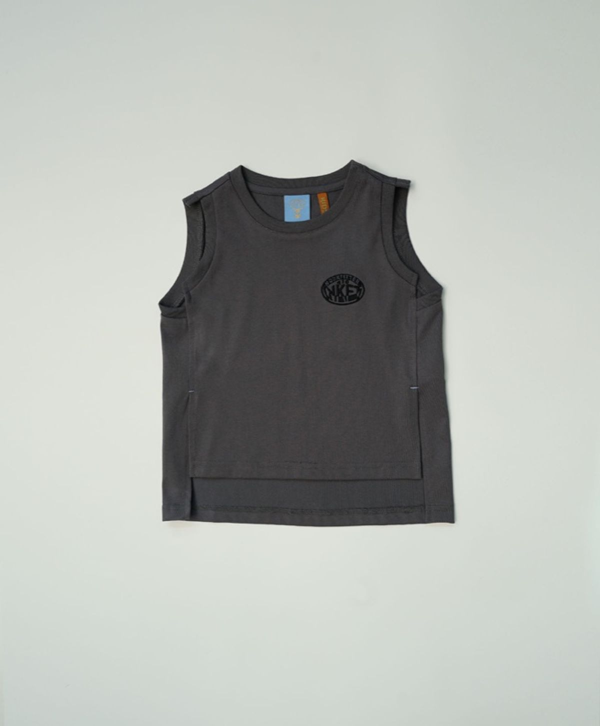 누크피터(NUUKFITTER) NKFT SLIT SLEEVELESS_KIDS [GRAY]