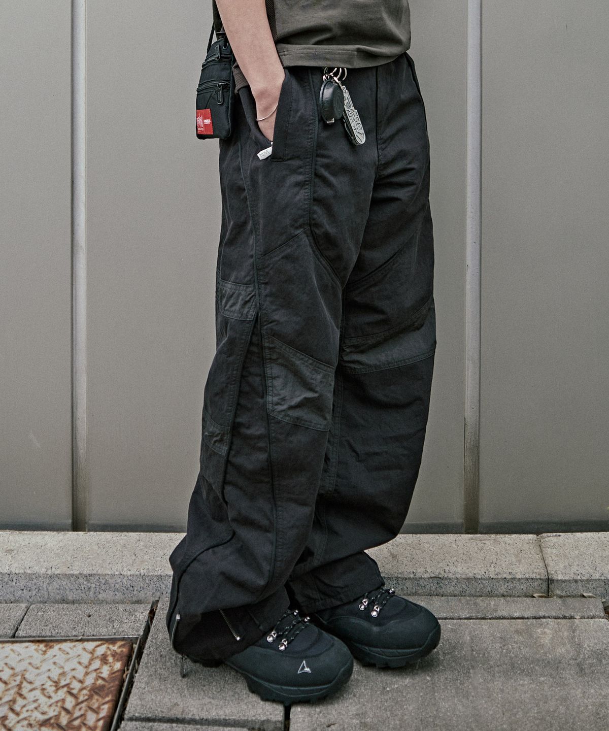 노매뉴얼(NOMANUAL) MOTO TRACK PANTS - BLACK
