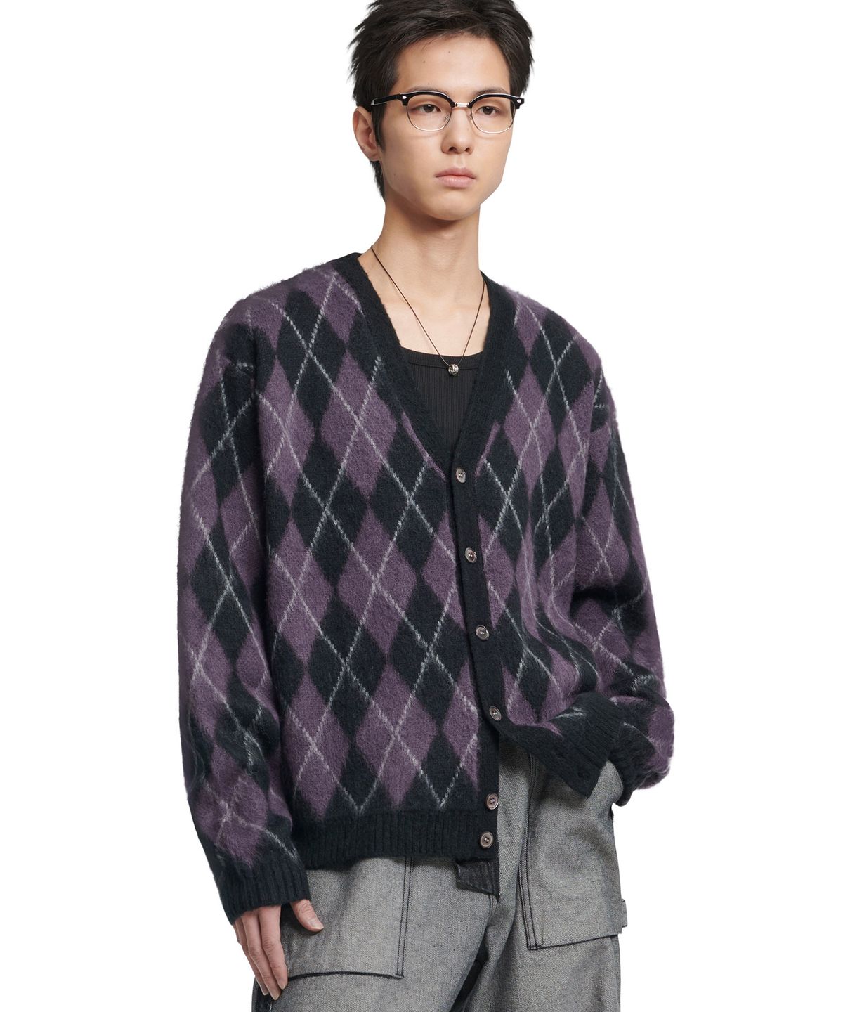 노매뉴얼(NOMANUAL) ARGYLE HAIRY CARDIGAN - PURPLE