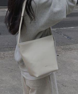Commuters Stitch Bucket Bag _ Cream