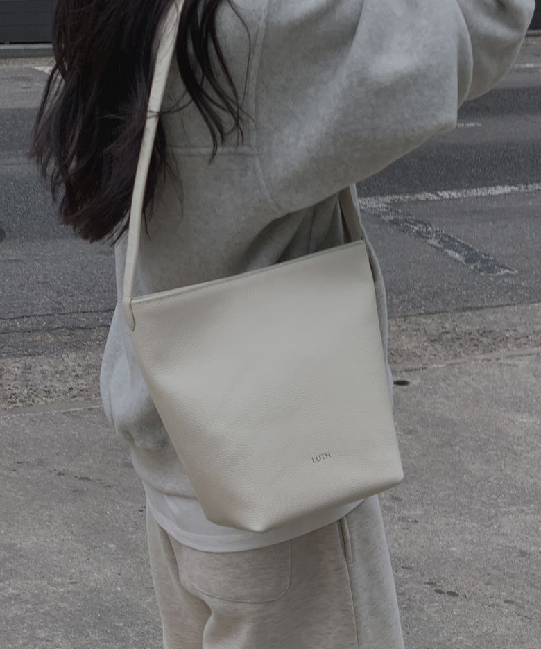 Commuters Stitch Bucket Bag _ IVORY