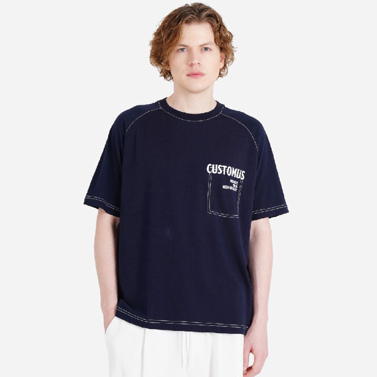 커스텀어스(CUSTOMUS) 스티치배색 로고프린트 남자 라그랑 반팔 라운드 티셔츠 CXS25MKRT703 NAVY