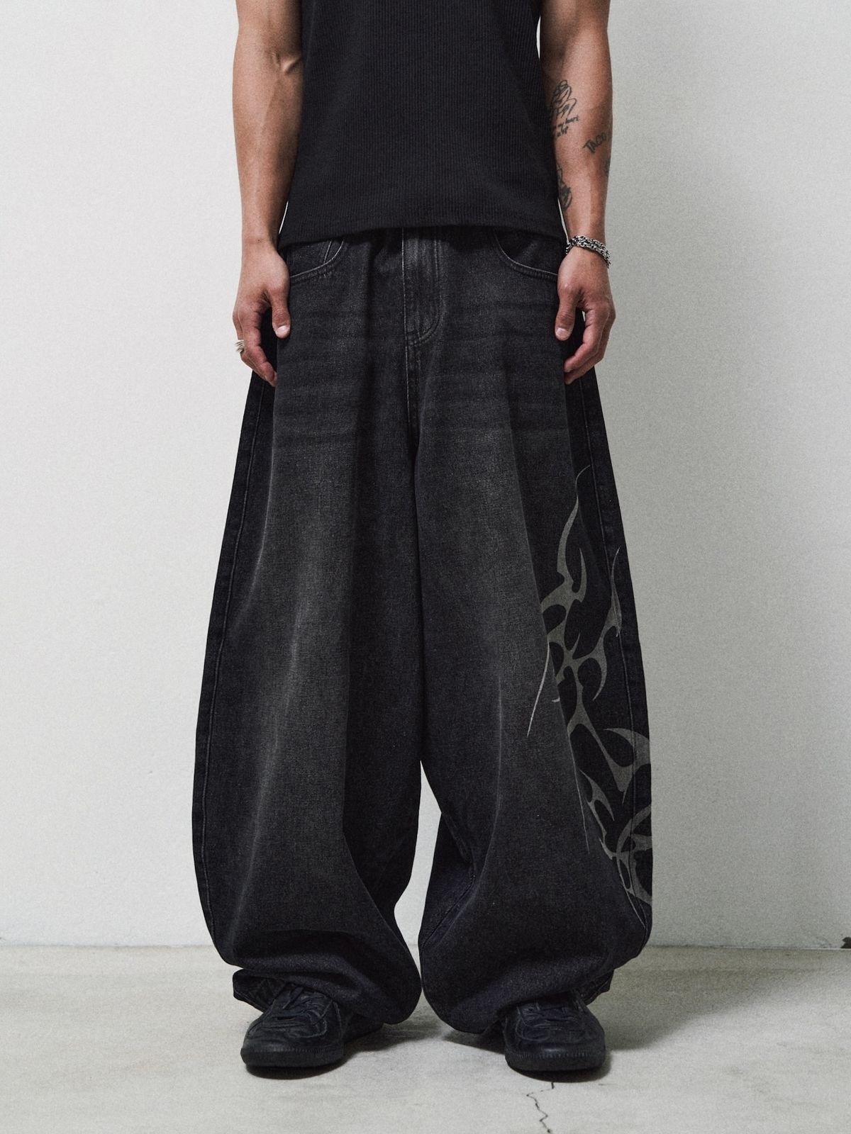 디에스엠티(DSMT) FLAME ARTWORK WIDE DENIM_BLACK