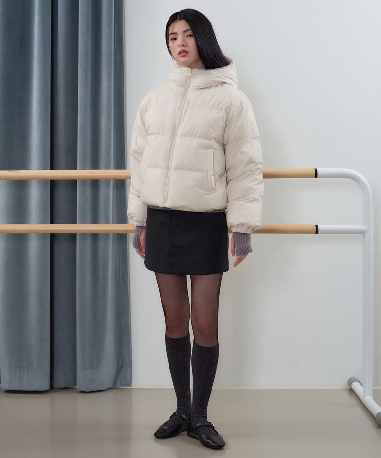 우먼즈 데일리 푸퍼 리버서블 플리스 후디드 숏 패딩 재킷 [크림/크림]