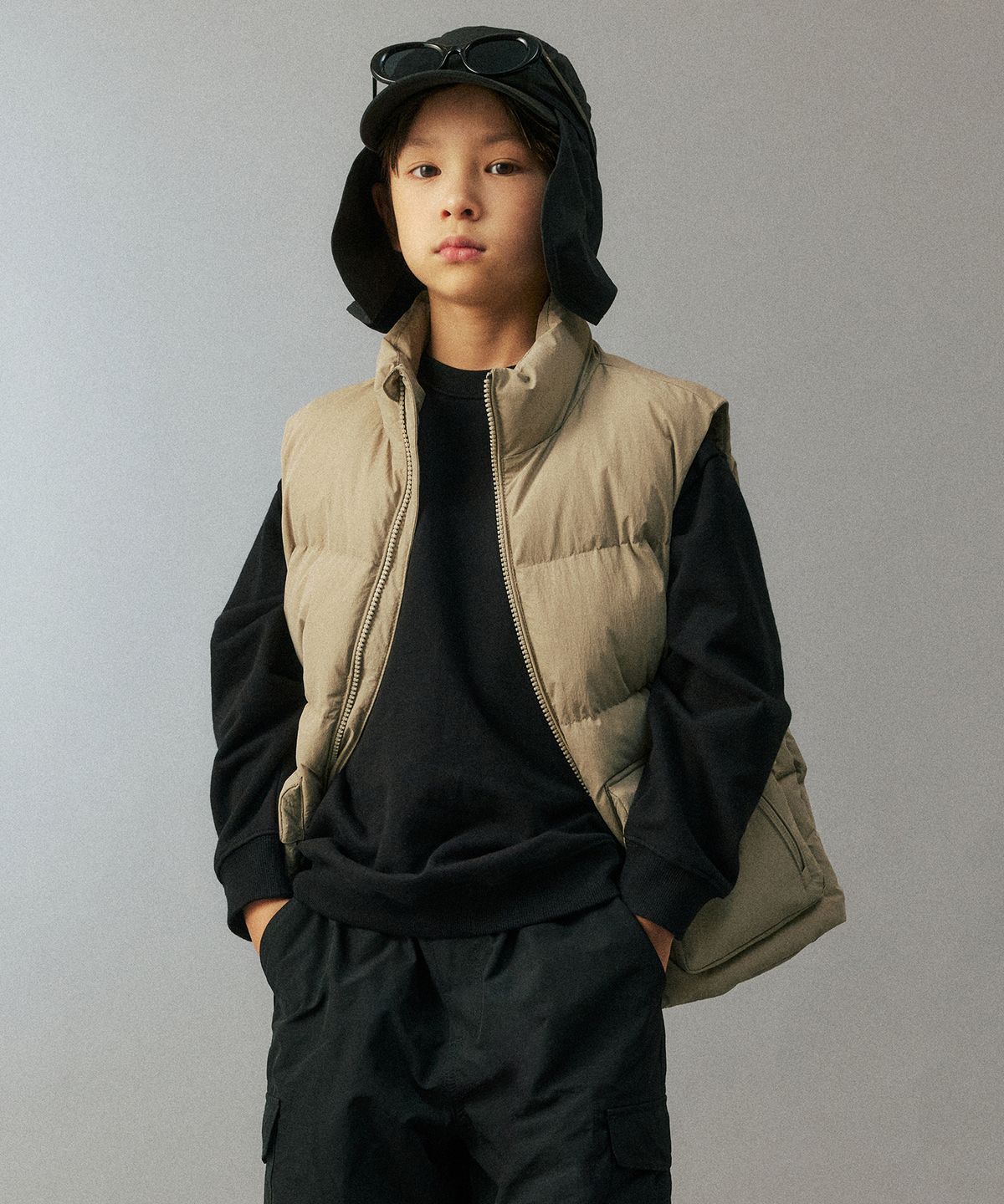 무신사 스탠다드 키즈(MUSINSA STANDARD KIDS) [시티 레저] 패딩 베스트 [그레이쉬 베이지]
