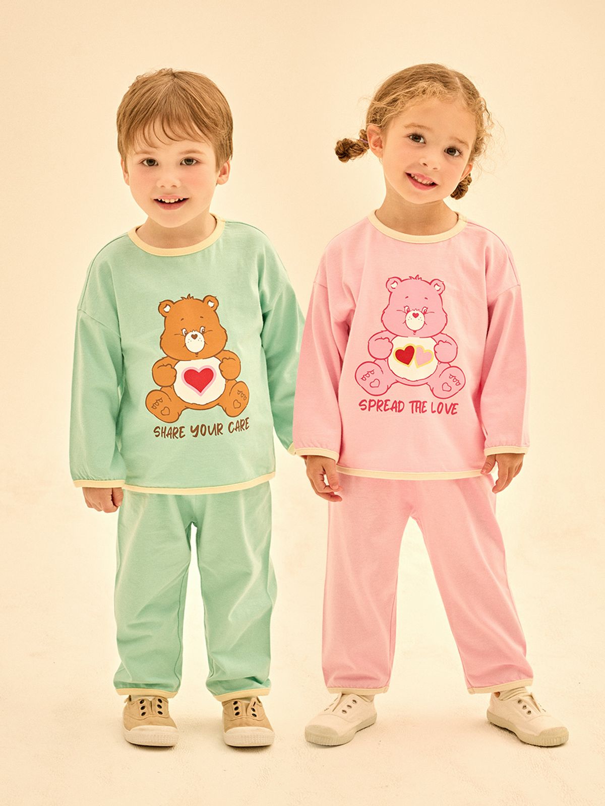 케어베어(CAREBEARS) 쉐어유어케어 배색 루즈핏 상하복