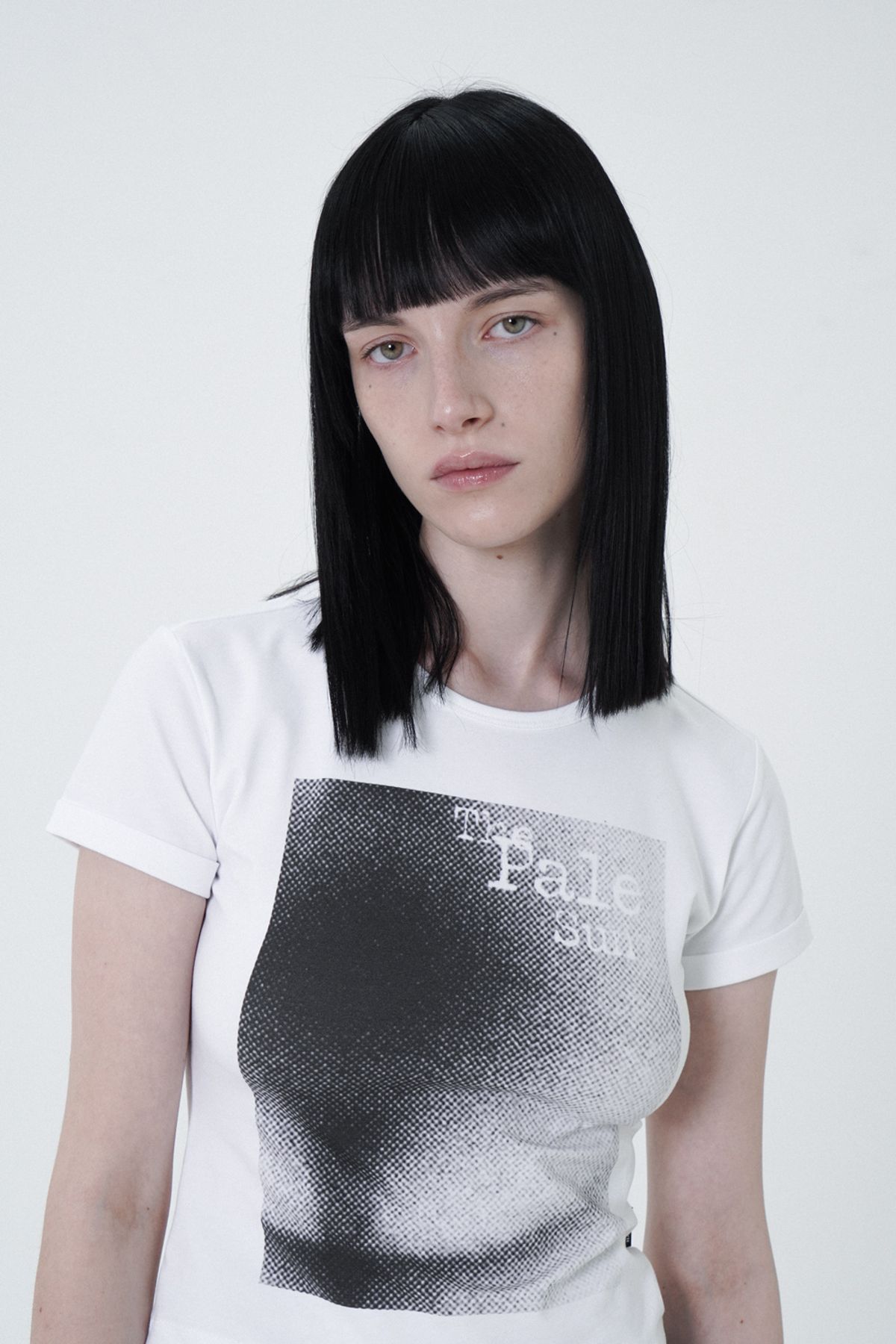 시너진(SYNERJYN) FRAME ROLL-UP SHORT SLEEVE WHITE