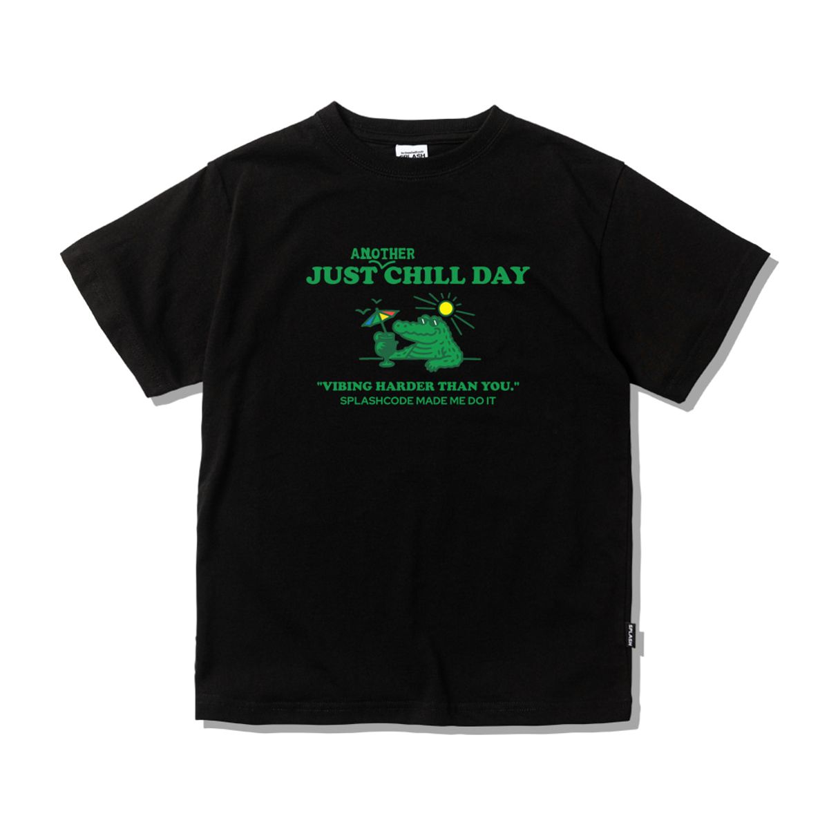 스플래시코드 키즈(SPLASHCODE KIDS) 키즈 반팔 티셔츠 블랙 - 저스트 칠 데이(Just Chill Day)