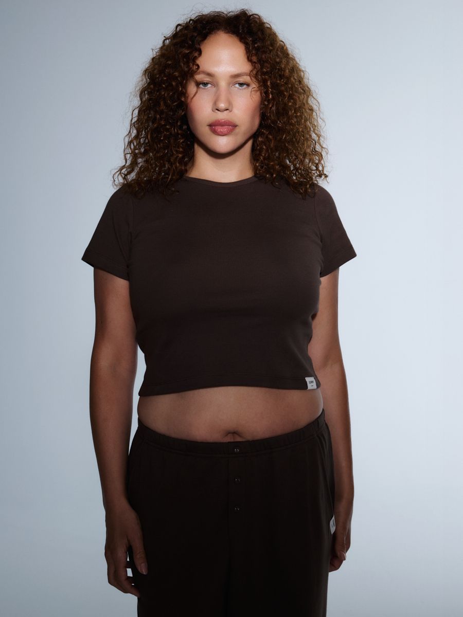 ★ GLOWNY★ G BABY TEE CHOCO GY25CSTS0010BR MUSINSA | GLOWNY G BABY TEE (CHOCO)