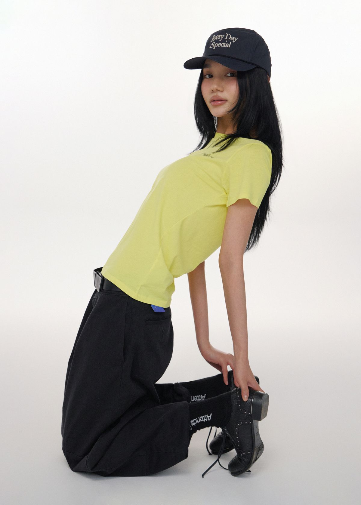 어텐즈(ATTENDS) Attends for cuteness tee (Yellow)