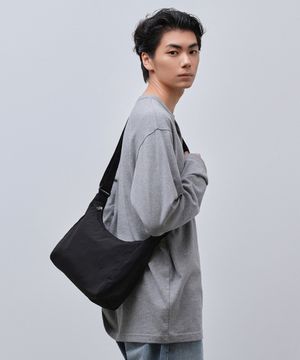 크링클 스퀘어 미니 호보 크로스 백 [블랙]